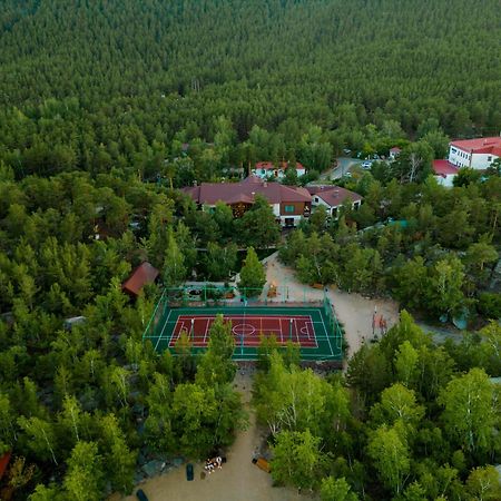 Отель Дом у озера Боровое Экстерьер фото