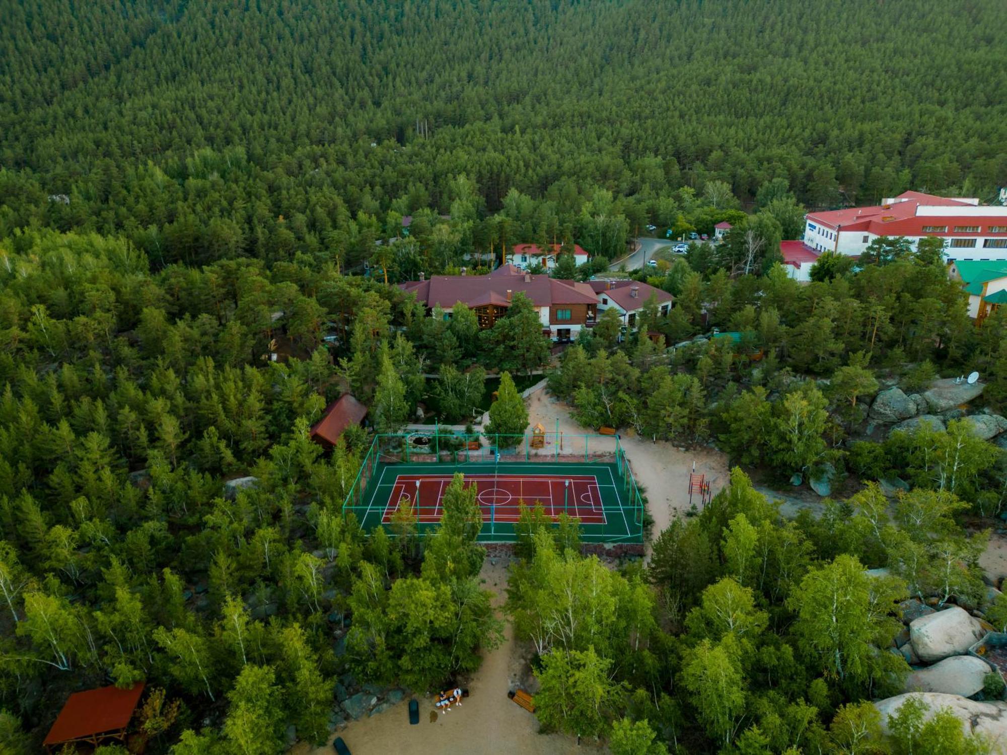 Отель Дом у озера Боровое Экстерьер фото